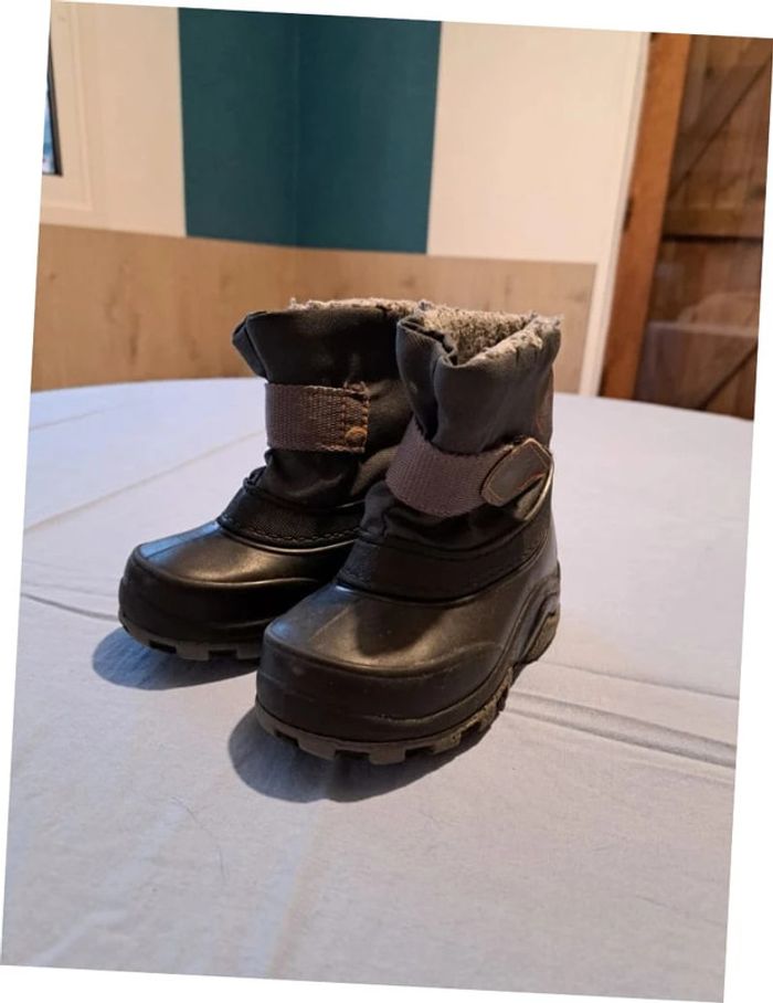 Bottes de ski / boots taille 22/23 avec absorber de chocs