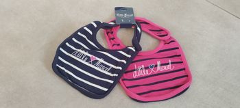 Lot de 2 bavoirs fille little marcel neuf