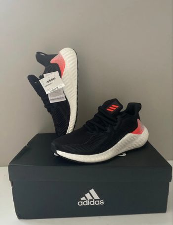 Baskets running alphaboost Adidas 41 1/3 neuf etiquetté