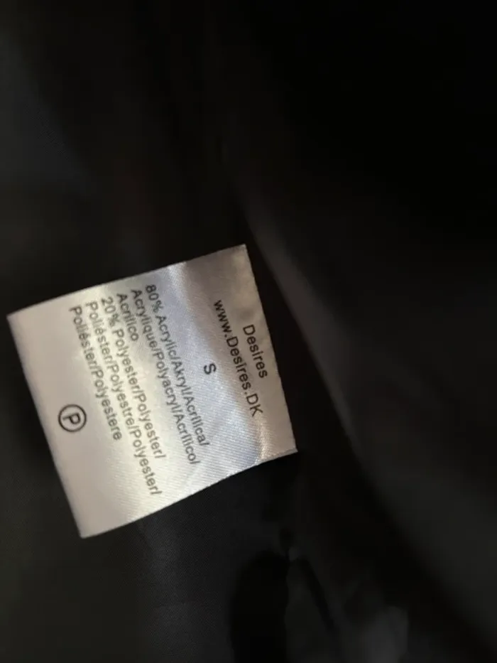 Veste en fausse fourrure noir et blanc crème taille S - photo numéro 4