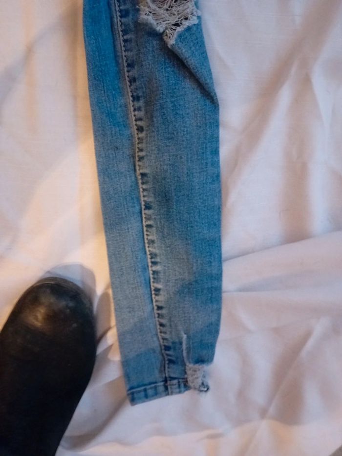 Jeans troué - photo numéro 6