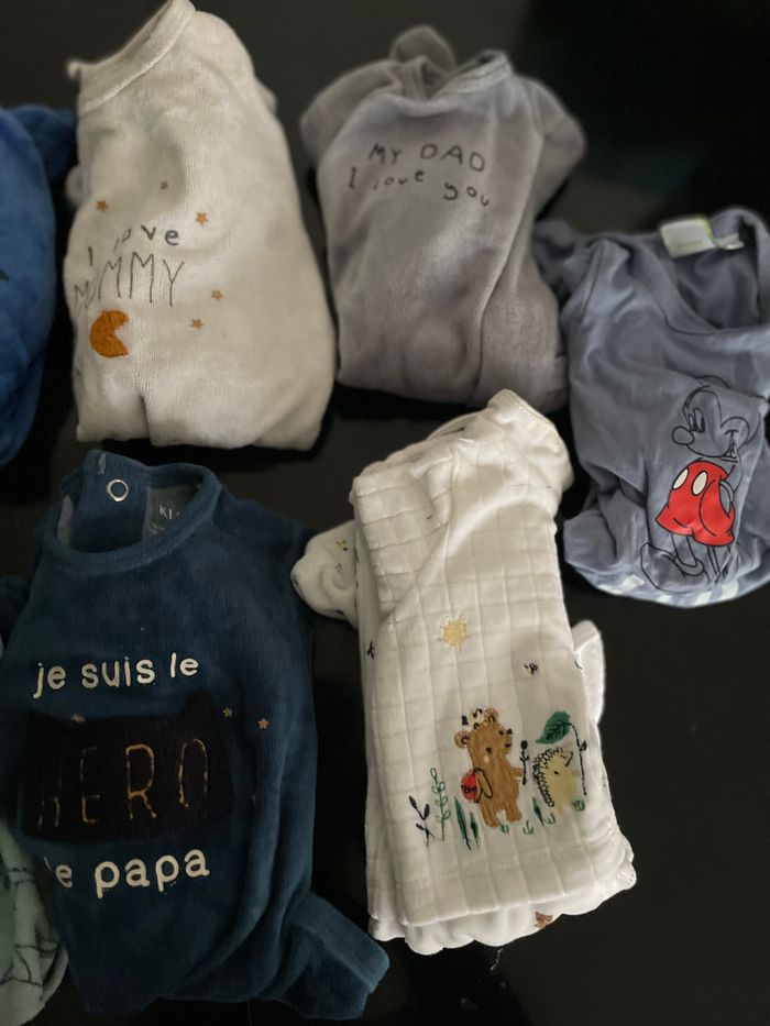 Lot de 9 pyjamas 1 mois - photo numéro 2