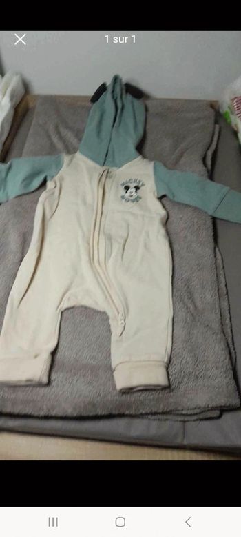 Combinaison grenouillère bebe Mickey neuf pas porter