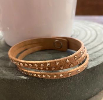 Bracelet strass daim camaïeu