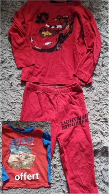 Ensemble pyjama Cars 2-3ans (+un pull pyjama offert)