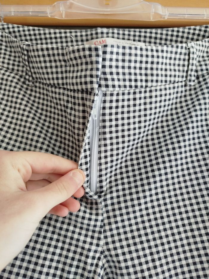 Pantalon à carreaux noir et blanc 
Camaïeu 
Taille XS - photo numéro 2
