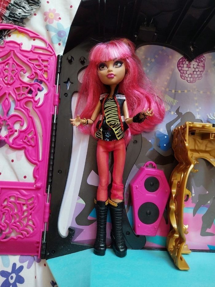 Monster High 13 Wishes Souhaits Room Party Discothèque et poupée Howleen Wolf - photo numéro 4