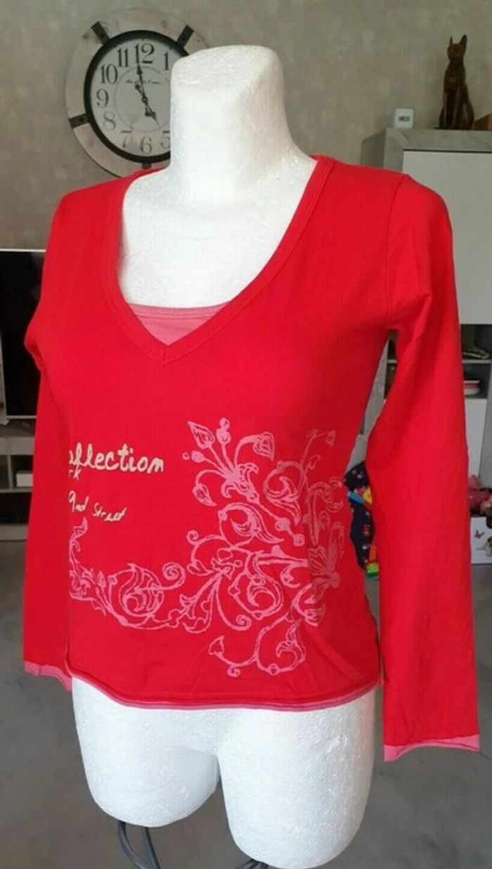 Beau T-shirt rouge marque Kalais taille 38/40. - photo numéro 2