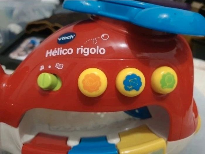 Hélico rigolo rouge et blanc Vtech lumineux et musical - photo numéro 4