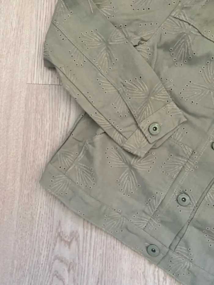 Veste chemise broderies anglaise Okaidi Okaïdi taille 10 ans Neuve - photo numéro 3