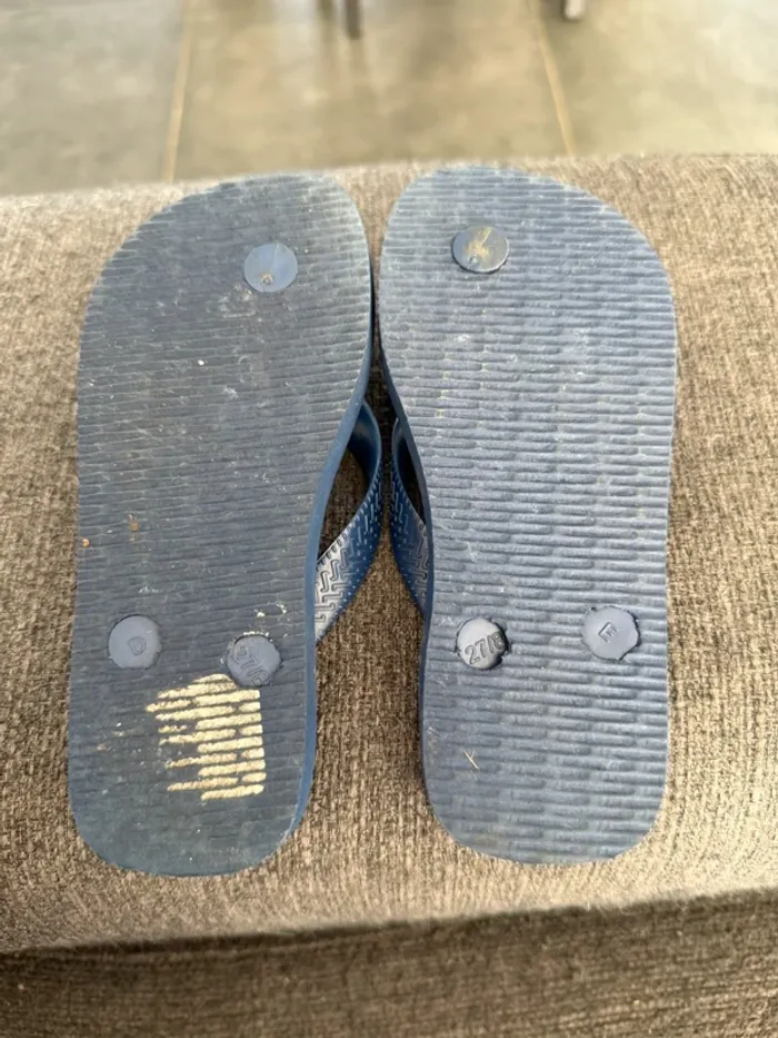 Havaianas bleu foot - photo numéro 2