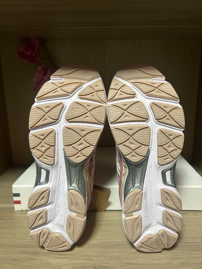 Asics GeL-NYC Crème/Rose-taille 42🌸 - photo numéro 4