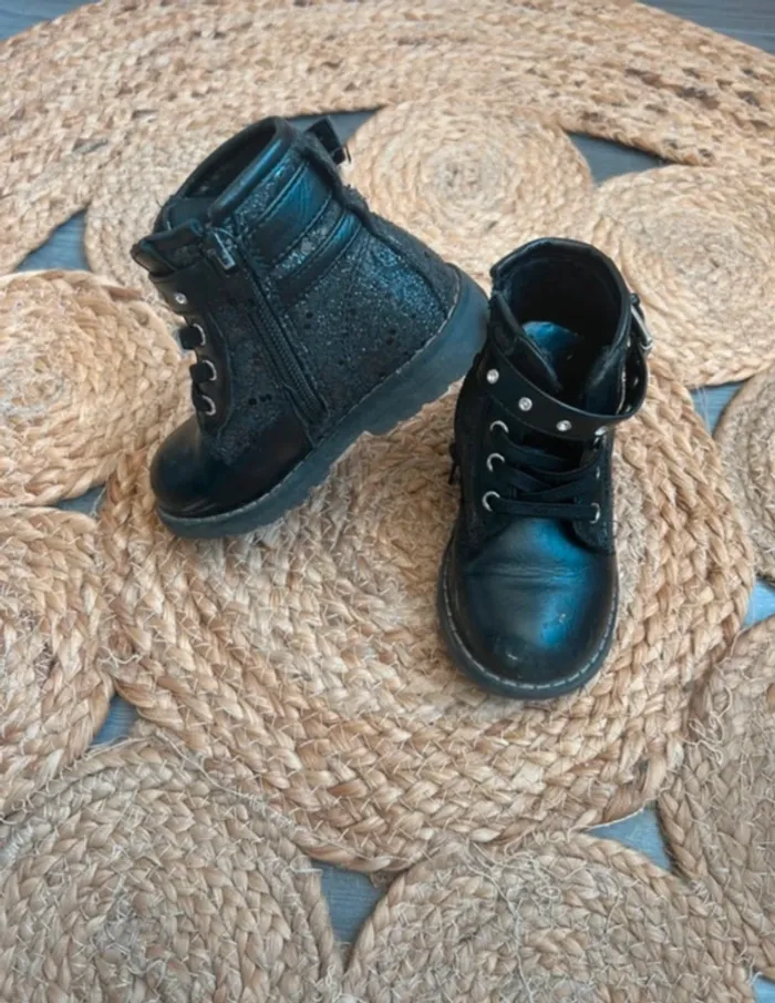 Bottines noires Chicco taille 23 - photo numéro 2