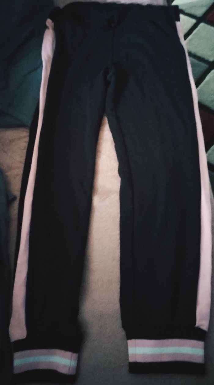 Jooging noir et rose clair en très bon état 👌🏻 - photo numéro 3