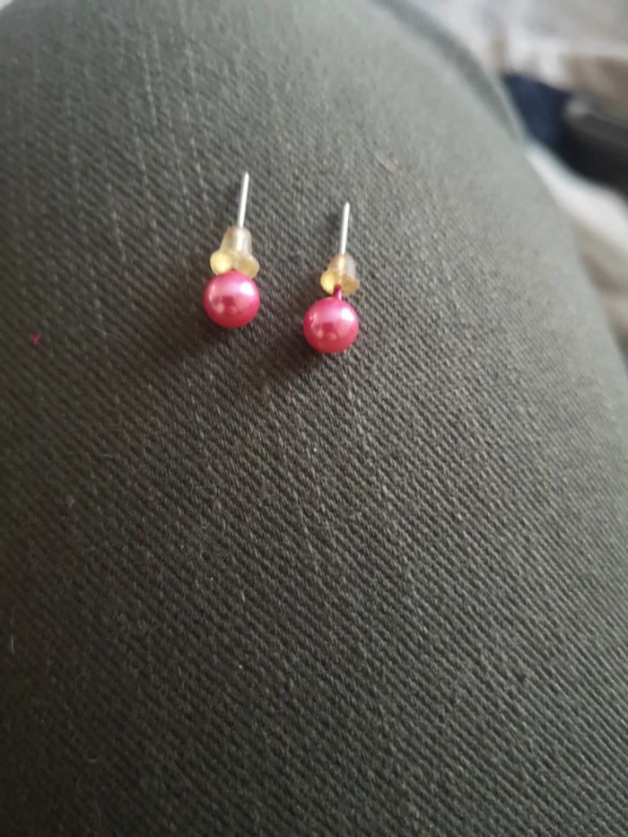 Boucles d'oreilles puce
