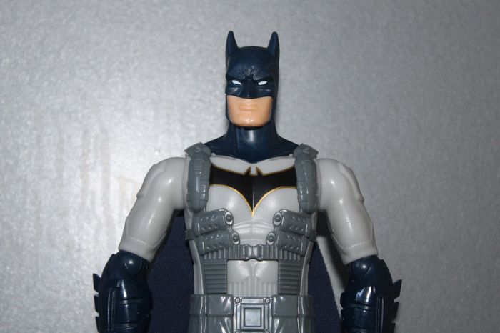 Figurine Justice League Batman Armure Lourde 30 cm - photo numéro 2