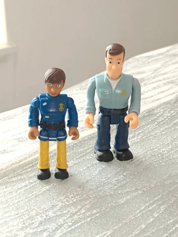 Figurine Sam le pompier 🔥 et sa collègue 🩷