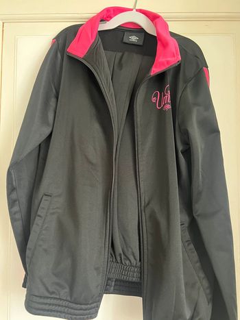Ensemble jogging umbro taille 10 ans