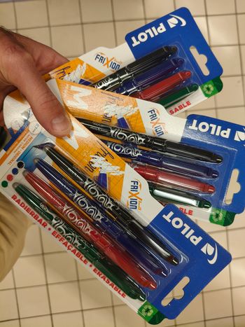 Lot de 3 paquets de 4 crayons Pilot frixion ball neufs
