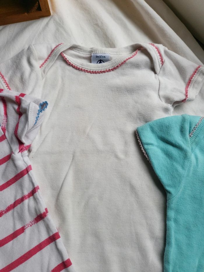 Lot bodies petit bateau 6 mois - photo numéro 3