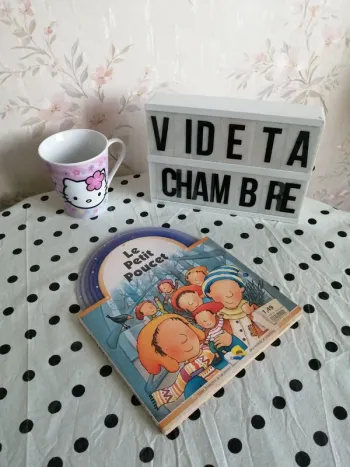 Livre le petit poucet avec des volets à soulever