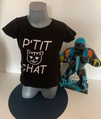 Lot de 2 teeshirt noir p’tit chat 6 ans