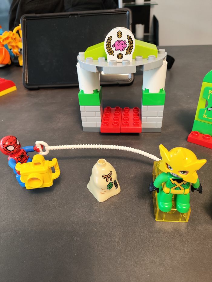 Lego Duplo 10893 Spider-Man vs Electro – set complet - photo numéro 2