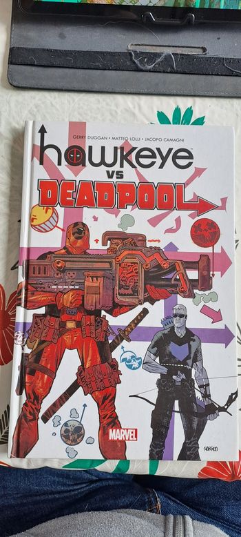 Hawkeye vs deadpool
