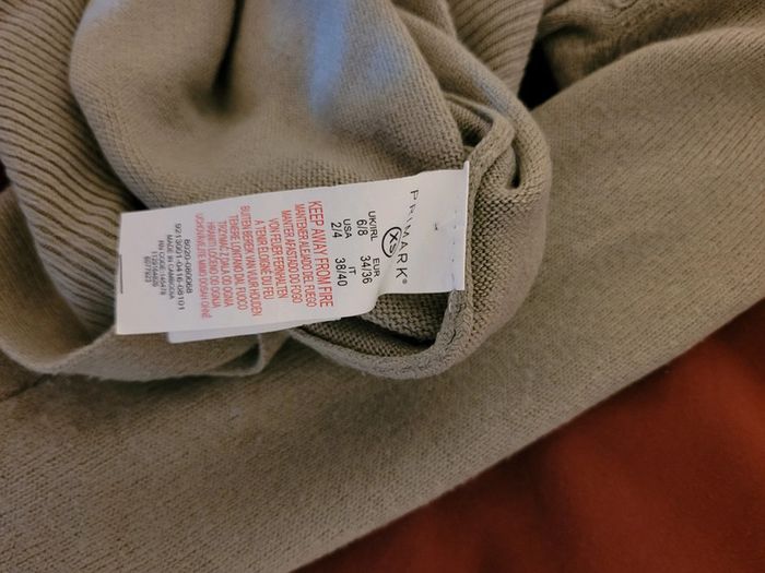 Pull mi saison col V taille S - photo numéro 5