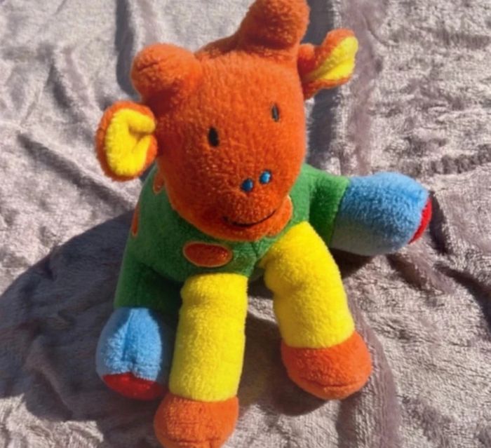 🌈 Peluche Girafe Vintage qui couine - Colorée - En bon état🌈