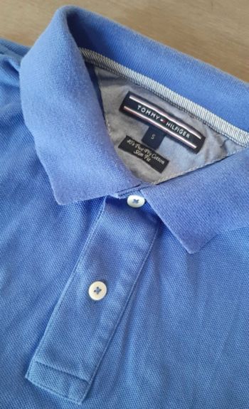 Polo homme taille S marque tommy hilfilger couleur bleu claire