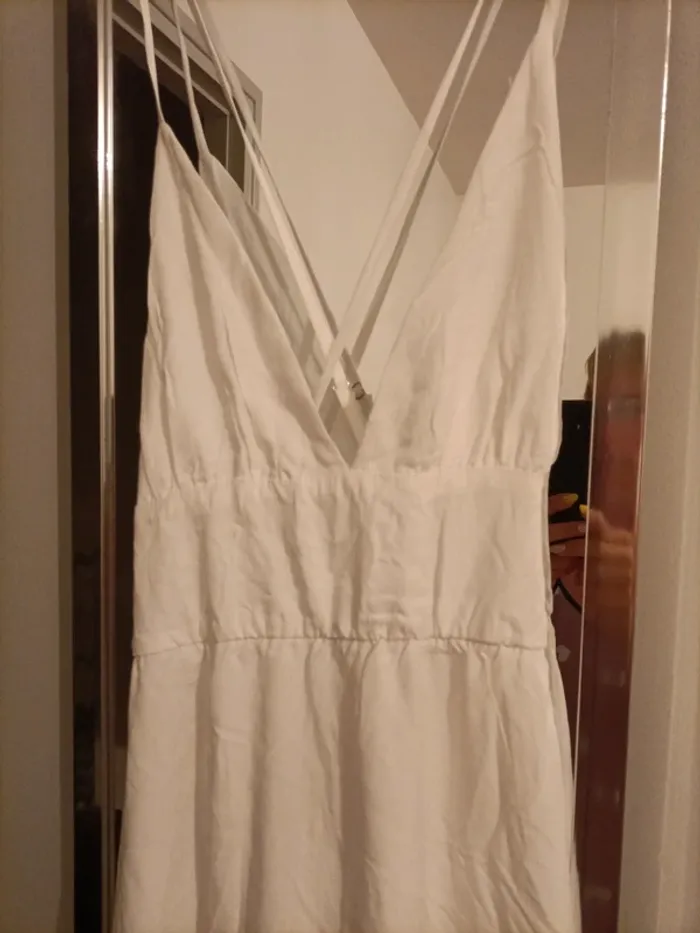 Robe dos nu - photo numéro 2