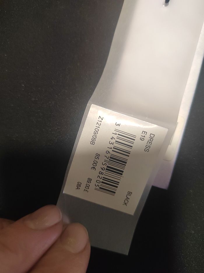 Robe neuve karl Lagerfeld - photo numéro 2