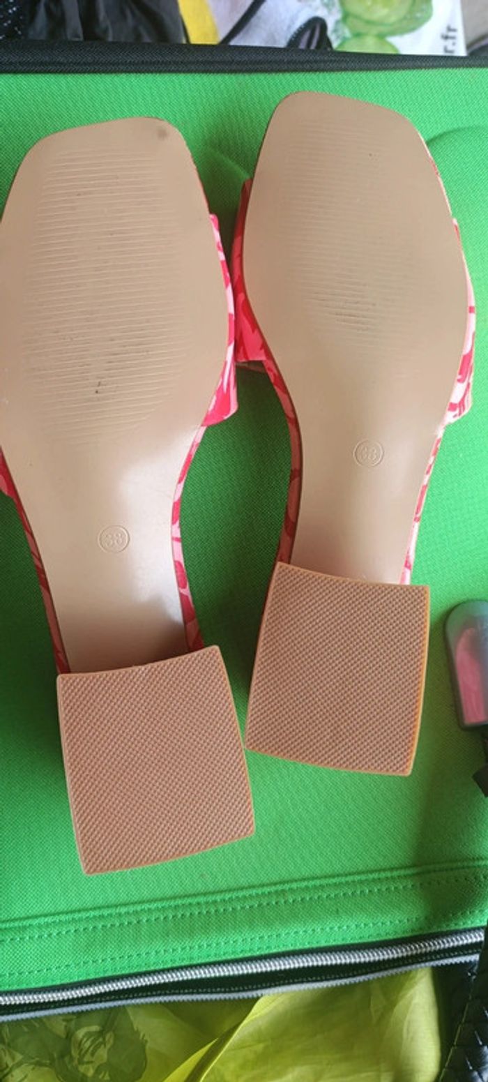 Claquettes chaussures été pointure 38 - photo numéro 2