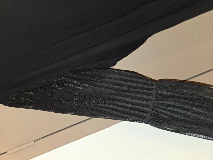 Blouse noire manches longs et dentelles - photo numéro 3