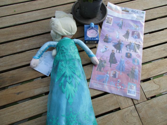 poupée elsa reine des neiges nve+mini parfum nf+stickers nfs - photo numéro 4