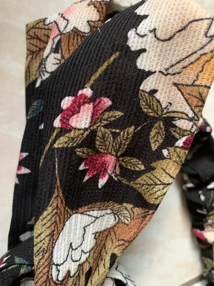 Bandeaux cheveux noir et fleurs