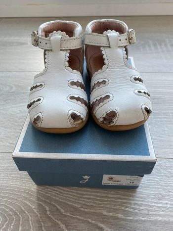 Sandales blanches Jacadi taille 19