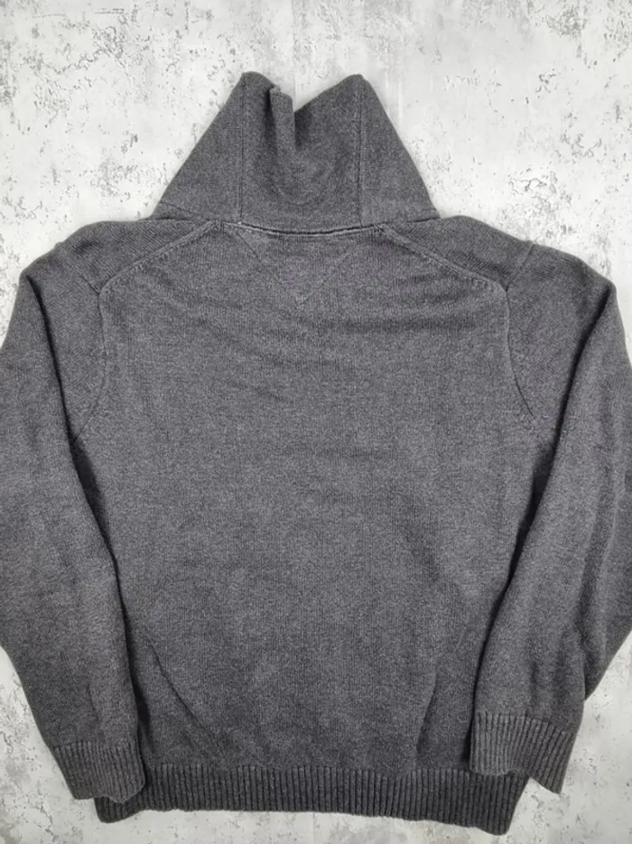 ● Pull Tommy Hilfiger gris foncé – Taille XXL Homme (mesures en photos) - photo numéro 4