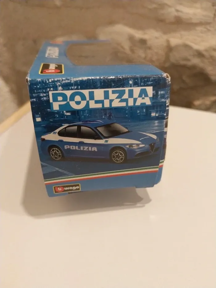 Voiture miniature de collection Polizia - photo numéro 4