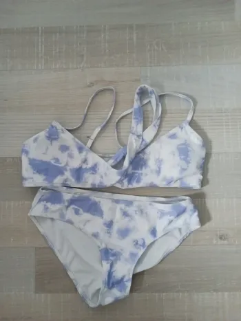 Bikini / maillot de bain fille tie dye Shein 11 / 12 ans 12 ans / 152 cm·Très bon état·Shein