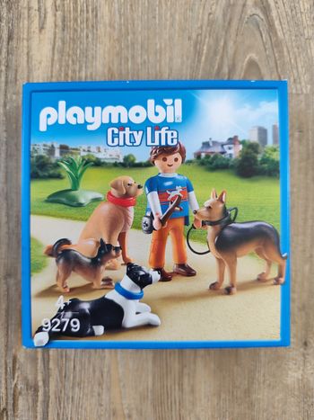 Playmobil City Life 9279 - Entraineur et 4 chiens