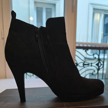 Bottines à talons en daim Anna Field. Pointure 39. En bon état.