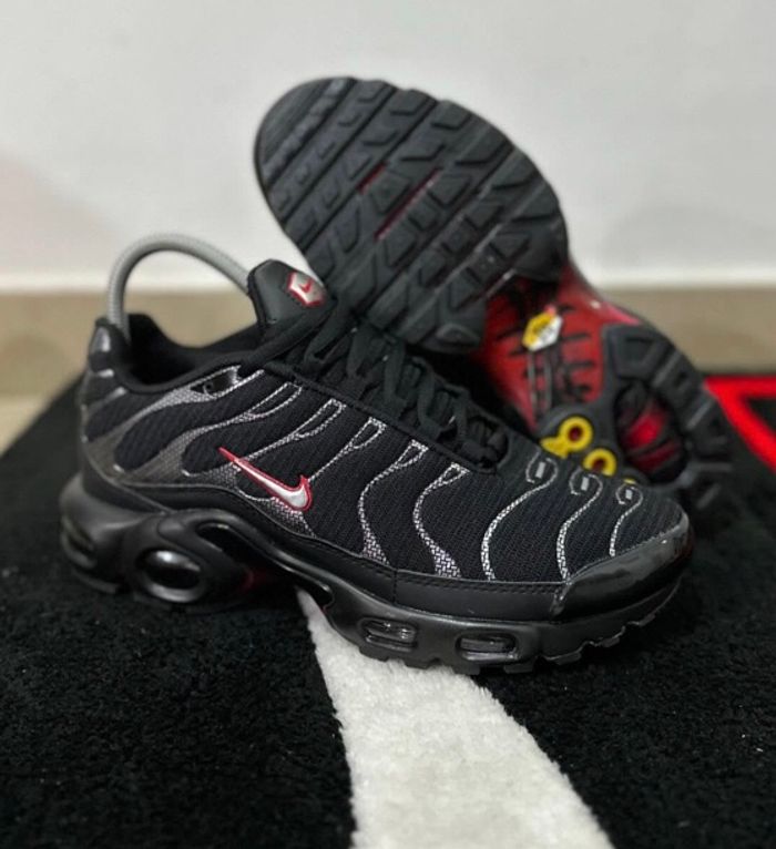 Tn Carbon fiber taille 39 jamais porté