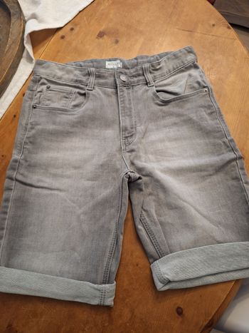 Short jean kiabi gris