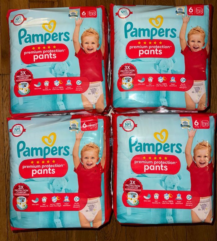 Lot de 4 paquets de couches Pampers taille 6