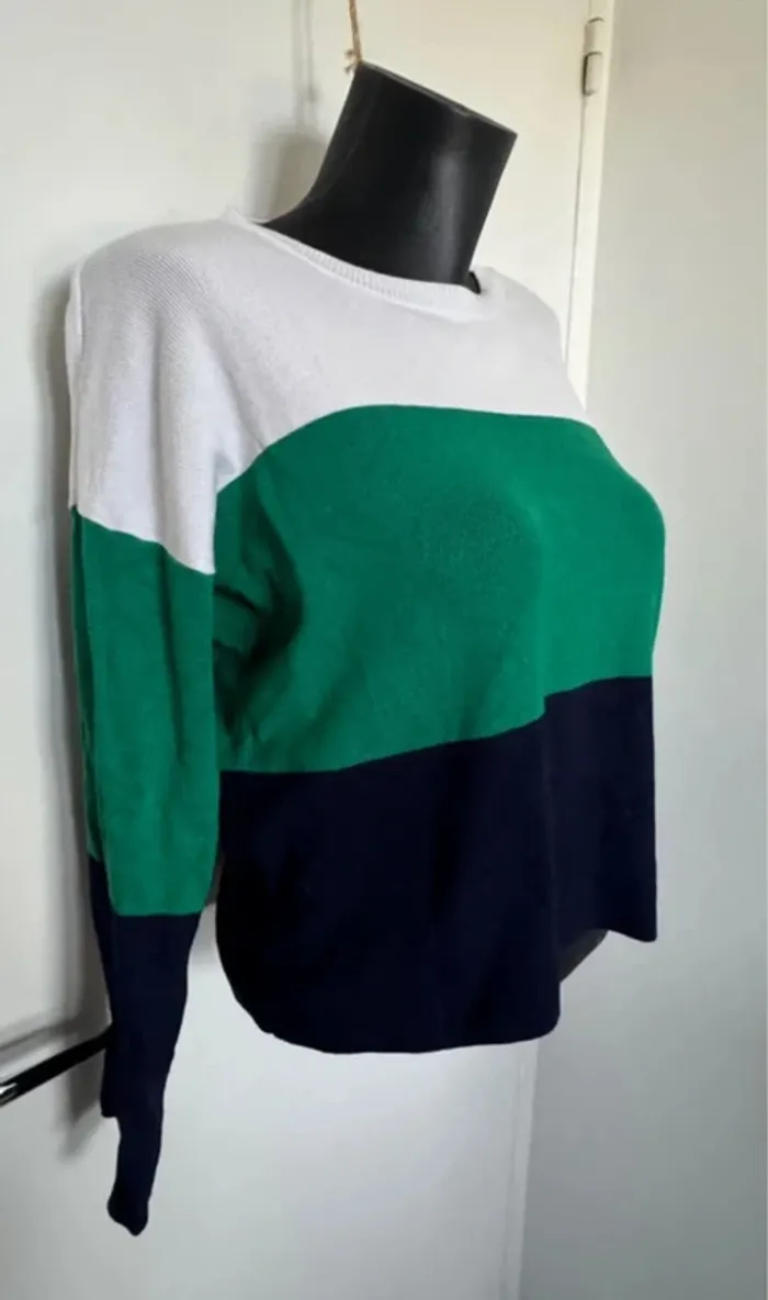 Pull femme stradivarius très bon état 36 - photo numéro 2