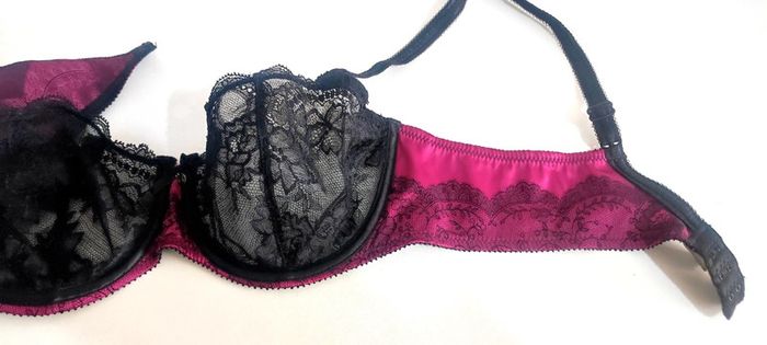 Soutien gorge balconnet en dentelle avec armatures Chantelle taille Fr80B/EU 65B/ Us,UK 30B