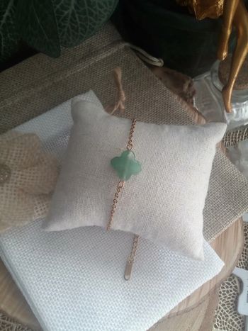 Bracelet porte bonheur en trèfle