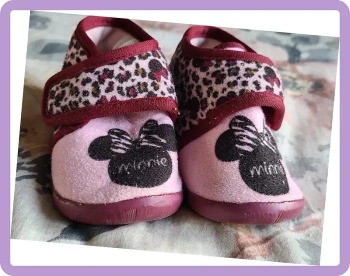 Chaussons Minnie taille 21 - photo numéro 3